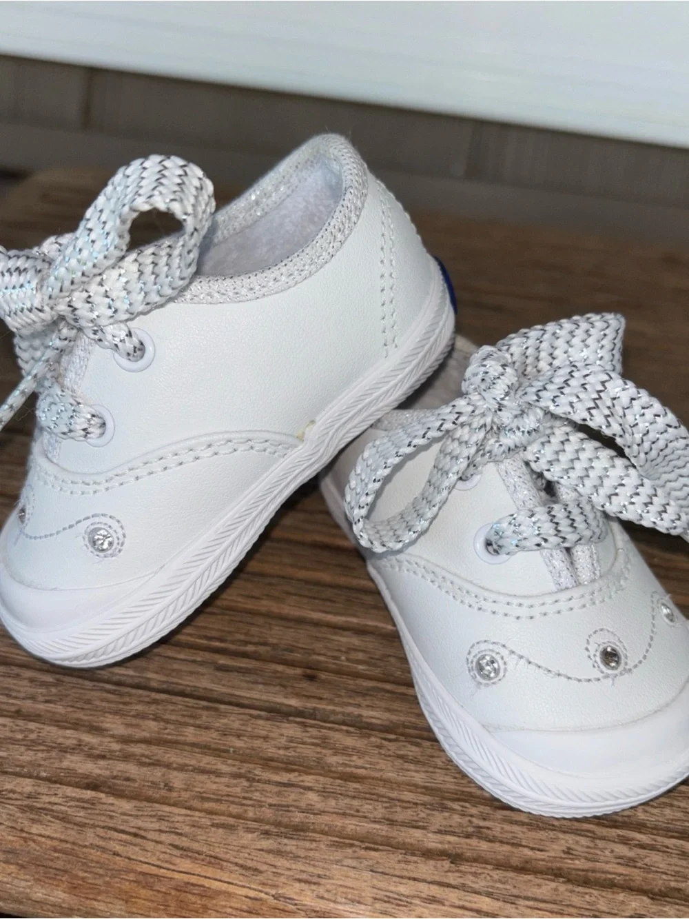 Keds White Baby Lace-Up Sneakers with  silver thread Laces diamond color studs1m